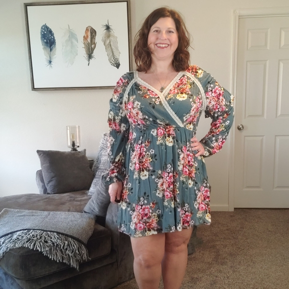 Entro Teal Floral Dress w/ Crochet Detail - Picture 2 of 4